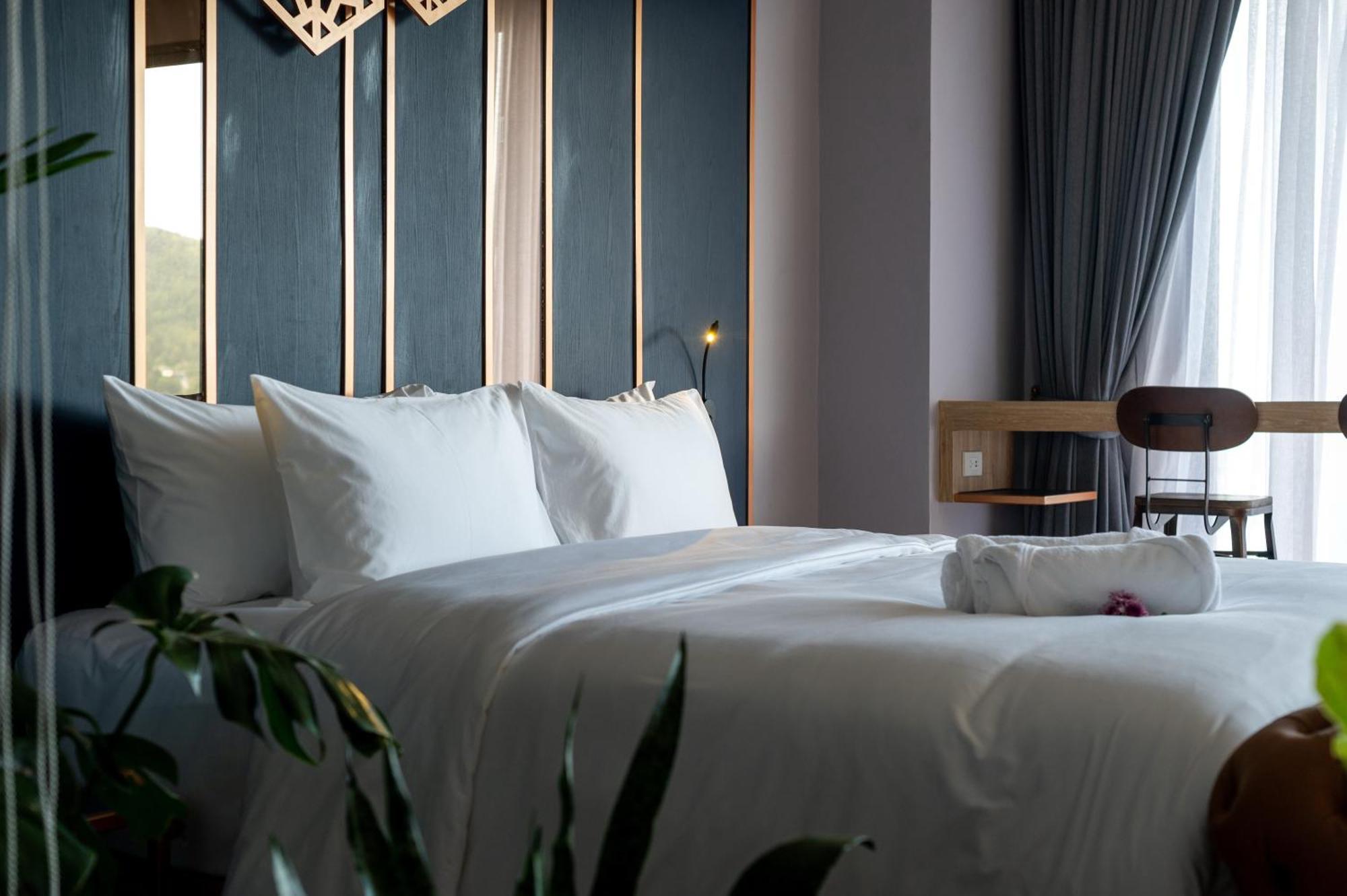 The Blue Hotel - Sha Plus Chalong Bagian luar foto