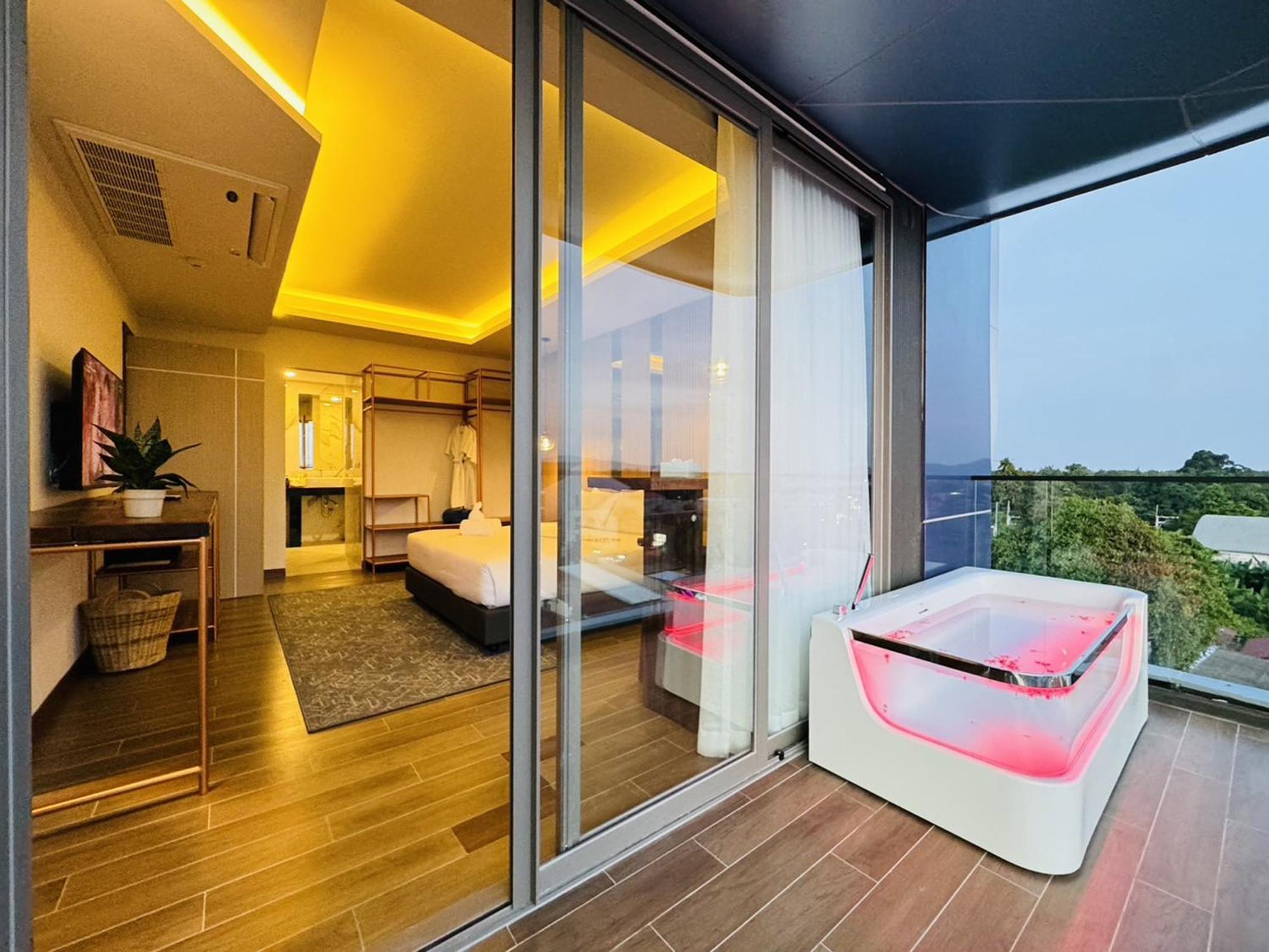 The Blue Hotel - Sha Plus Chalong Ruang foto