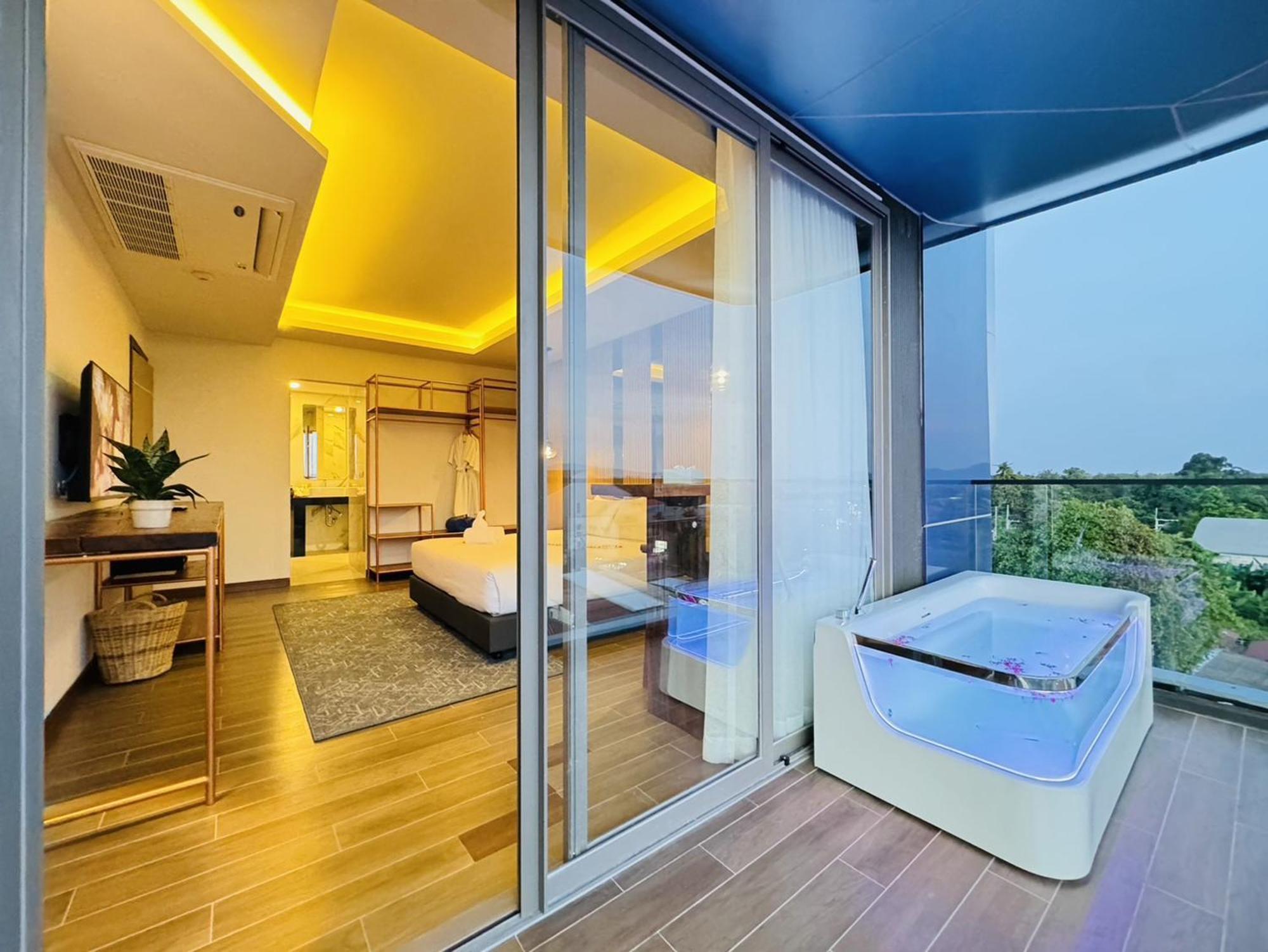 The Blue Hotel - Sha Plus Chalong Bagian luar foto