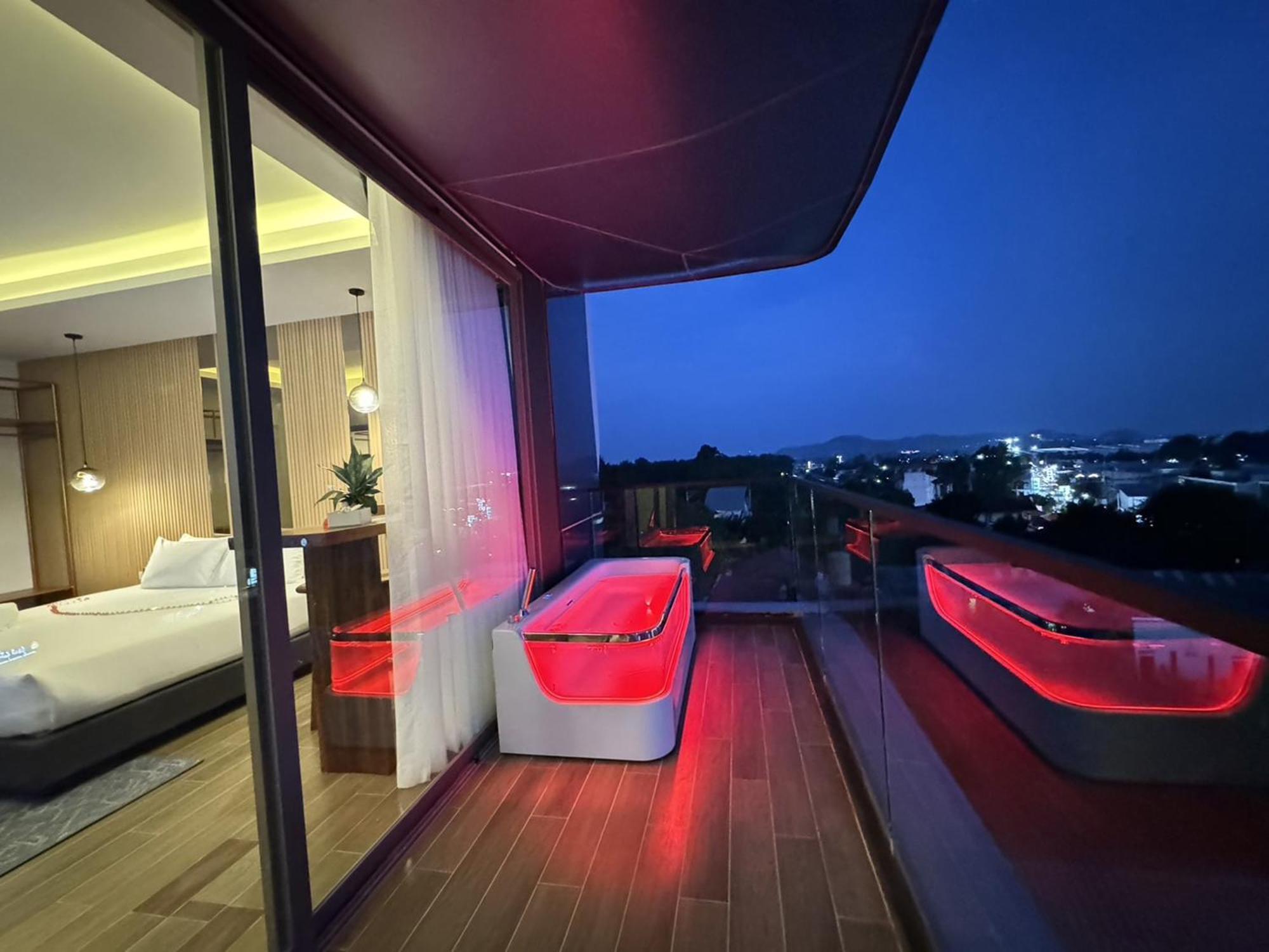 The Blue Hotel - Sha Plus Chalong Bagian luar foto